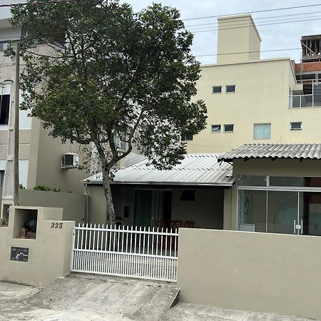 Vila Casa Entre Dois Mares - Casa Bege Bombinhas Exteriér fotografie